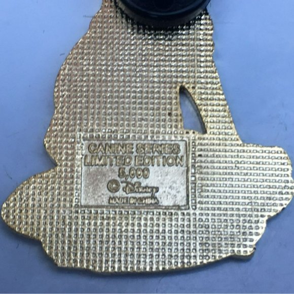 Disney Pin - Trusty - Lady and the Tramp - Canine Series, Limited Edition - Picture 2 of 4